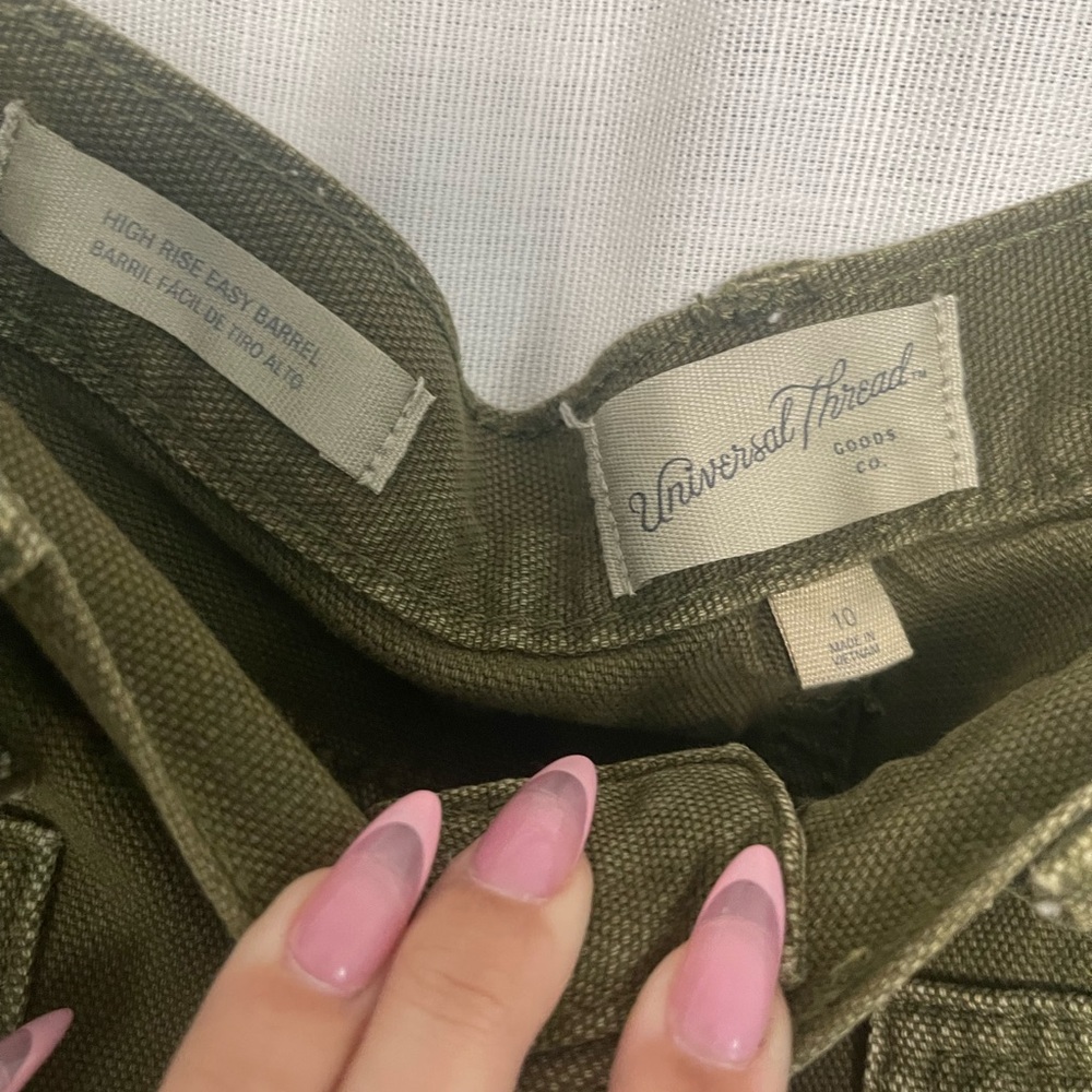 Universal Threads green barrel pants - image 2